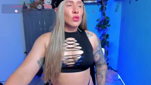 Jennyfer online show from September 15, 2025, 9:15 pm