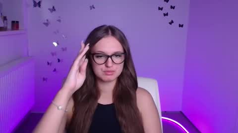 Snapshot of alicie_dream_ chatting on September 10, 2025, 11:10 am Alicie online show from September 10, 2025, 11:10 am