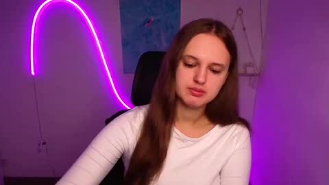 Snapshot of alicie_dream_ chatting on October 15, 2025, 5:40 am Alicie online show from October 15, 2025, 5:40 am