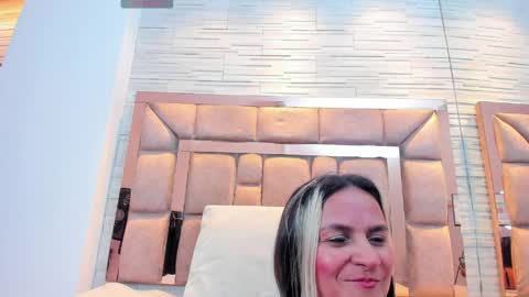 im tutti online show from May 7, 2026, 1:55 am