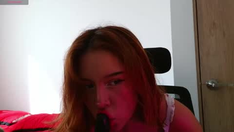 aliciia_23 online show from April 11, 2026, 8:57 pm