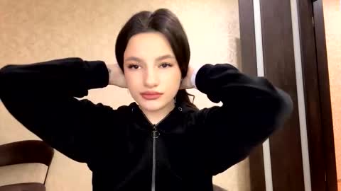 Snapshot of alidagenthner chatting on March 1, 2026, 5:04 pm Niki online show from March 1, 2026, 5:04 pm