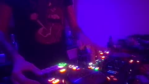 Snapshot of alien8720 chatting on January 26, 2025, 1:31 am busco rockera online show from January 26, 2025, 1:31 am