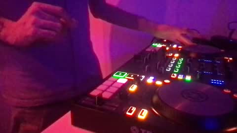 Snapshot of alien8720 chatting on March 11, 2025, 3:05 am busco rockera online show from March 11, 2025, 3:05 am