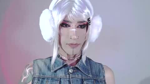 Snapshot of alienexxx chatting on December 28, 2024, 5:44 am     online show from December 28, 2024, 5:44 am