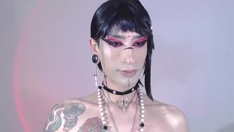 Snapshot of alienexxx chatting on January 4, 2025, 1:52 am     online show from January 4, 2025, 1:52 am