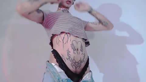 Snapshot of alienexxx chatting on February 10, 2025, 2:41 am     online show from February 10, 2025, 2:41 am