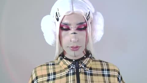 Snapshot of alienexxx chatting on February 14, 2025, 4:37 am     online show from February 14, 2025, 4:37 am