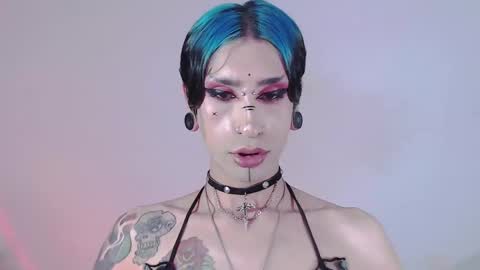 Snapshot of alienexxx chatting on February 24, 2025, 5:00 am     online show from February 24, 2025, 5:00 am