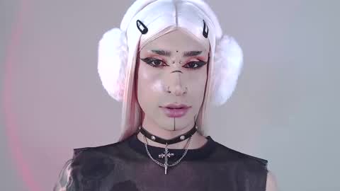 Snapshot of alienexxx chatting on February 25, 2025, 1:52 am     online show from February 25, 2025, 1:52 am