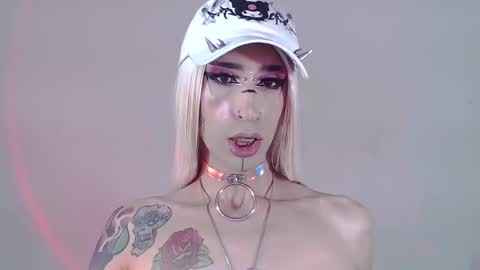 Snapshot of alienexxx chatting on March 10, 2025, 1:45 am     online show from March 10, 2025, 1:45 am