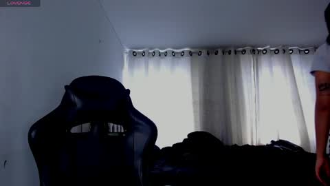 aliice_walker_ online show from April 3, 2026, 2:59 pm