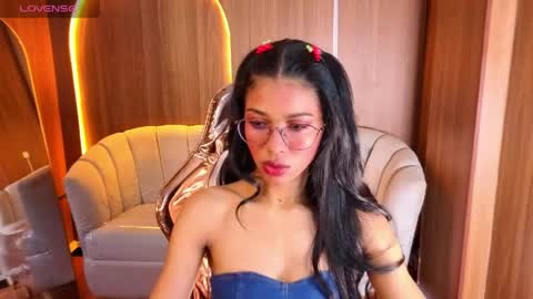 alina_b_ online show from April 16, 2026, 8:09 pm
