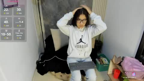 alina online show from April 17, 2026, 11:24 am