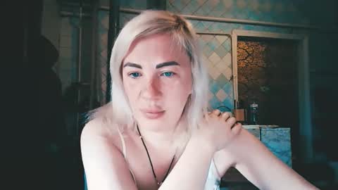 Snapshot of alinafrey_ chatting on April 28, 2026, 4:06 am Alina online show from April 28, 2026, 4:06 am