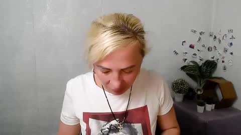 Snapshot of alinafrey_ chatting on May 7, 2026, 4:07 am Alina online show from May 7, 2026, 4:07 am