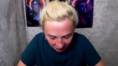 Snapshot of alinafrey_ chatting on June 9, 2026, 6:36 am Alina online show from June 9, 2026, 6:36 am