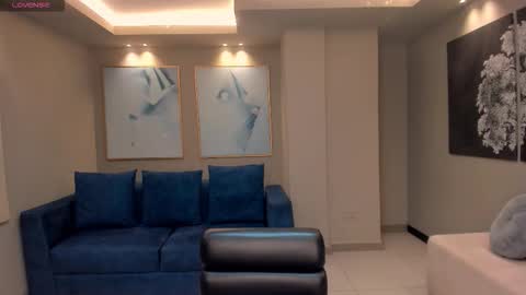 alinakravitz_ online show from February 1, 2026, 6:06 pm