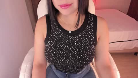 Snapshot of alinaowens chatting on January 24, 2025, 8:32 pm alinaowens online show from January 24, 2025, 8:32 pm