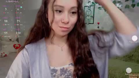 AlinaXRose online show from June 19, 2026, 10:46 pm