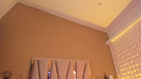   -  online show from April 16, 2026, 9:04 pm