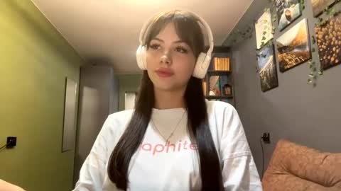 Snapshot of alinedifede chatting on October 1, 2025, 11:05 am Alice online show from October 1, 2025, 11:05 am