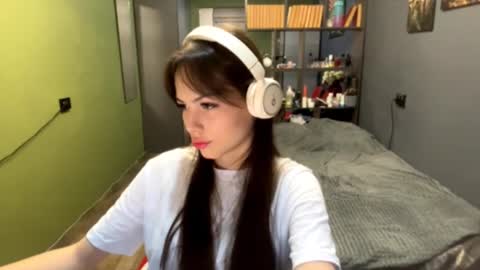 Snapshot of alinedifede chatting on October 16, 2025, 10:05 am Alice online show from October 16, 2025, 10:05 am