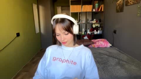 Snapshot of alinedifede chatting on October 19, 2025, 7:09 am Alice online show from October 19, 2025, 7:09 am