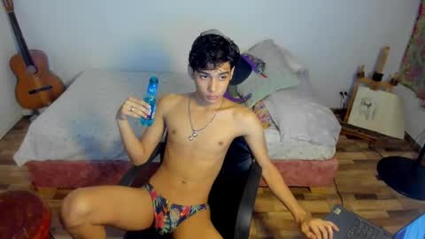 Snapshot of aliotttwink chatting on January 18, 2026, 3:21 am AliotTwink online show from January 18, 2026, 3:21 am