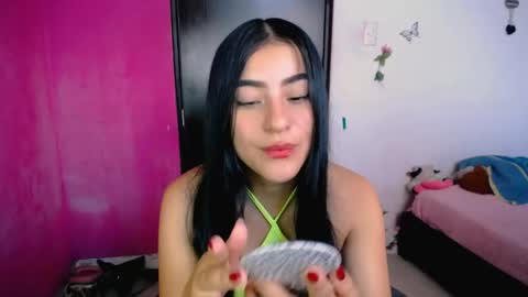 Snapshot of alis_jones__ chatting on April 18, 2026, 4:00 pm Alis jines online show from April 18, 2026, 4:00 pm