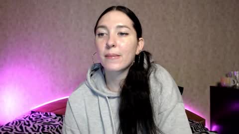 alisaadoll online show from October 30, 2025, 1:23 pm