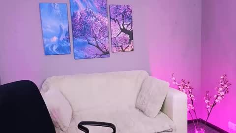 Alisa online show from November 10, 2025, 10:36 am