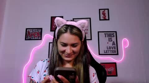 Snapshot of alisarossy chatting on June 19, 2026, 2:21 pm Alisa online show from June 19, 2026, 2:21 pm