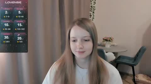 Alya online show from April 13, 2026, 9:42 pm