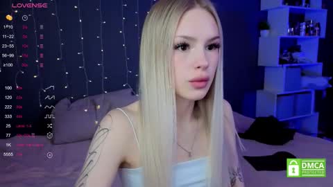 Alisha online show from November 17, 2025, 1:17 pm