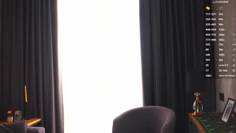 Snapshot of alishialavy chatting on February 25, 2026, 2:54 am Flora online show from February 25, 2026, 2:54 am