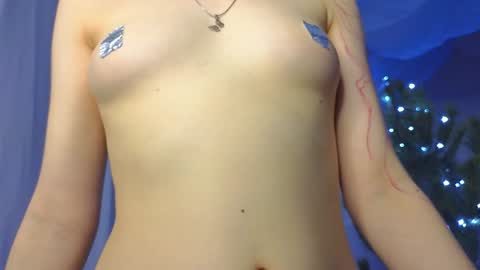 Alisia online show from December 23, 2024, 1:13 pm