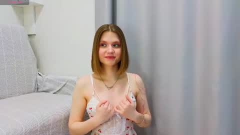 Snapshot of alisia_spinnet chatting on June 11, 2026, 12:47 pm Alisia online show from June 11, 2026, 12:47 pm