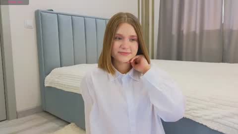 Snapshot of alisia_spinnet chatting on July 28, 2026, 2:35 pm Alisia online show from July 28, 2026, 2:35 pm