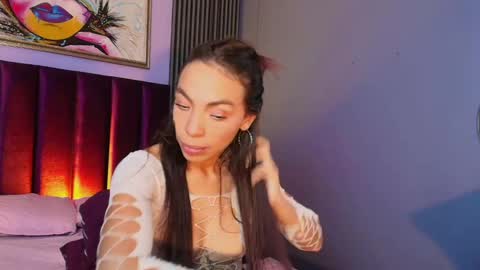 Snapshot of alison_bonnet chatting on October 19, 2025, 10:21 pm Alison Bonnet online show from October 19, 2025, 10:21 pm