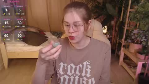 Snapshot of alison_doody chatting on February 19, 2026, 7:48 am Alison online show from February 19, 2026, 7:48 am