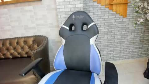 alisonn_doll online show from February 18, 2026, 6:48 pm