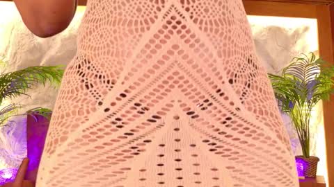 Snapshot of alisoon_moon chatting on February 17, 2026, 10:38 pm Alison Moon online show from February 17, 2026, 10:38 pm