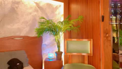 Snapshot of alisoon_moon chatting on February 25, 2026, 10:52 pm Alison Moon online show from February 25, 2026, 10:52 pm