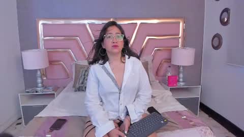 alissbluumm online show from June 24, 2026, 11:53 am