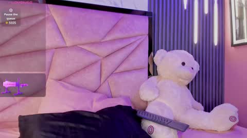 Snapshot of alisse_miller chatting on December 14, 2024, 11:23 pm Alisse Miller online show from December 14, 2024, 11:23 pm