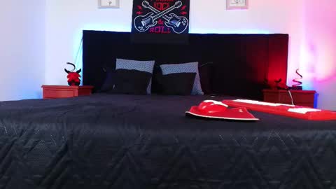 Snapshot of alisse_moore chatting on March 5, 2026, 12:23 pm Alisse online show from March 5, 2026, 12:23 pm