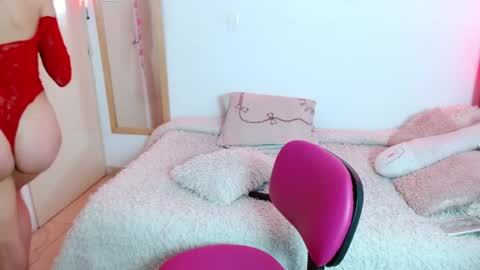 alissesallie_ online show from June 2, 2026, 11:18 pm