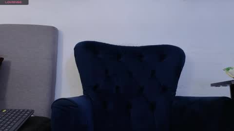 alisson0002 online show from April 4, 2026, 8:28 pm