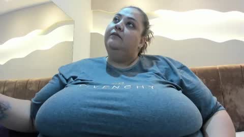 Alisson online show from April 11, 2026, 11:36 am